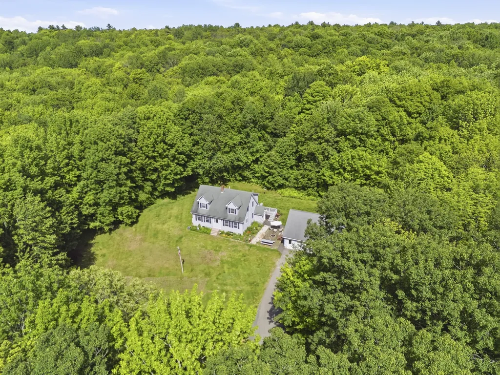 1079 Gardiner Road Wiscasset ME 04578