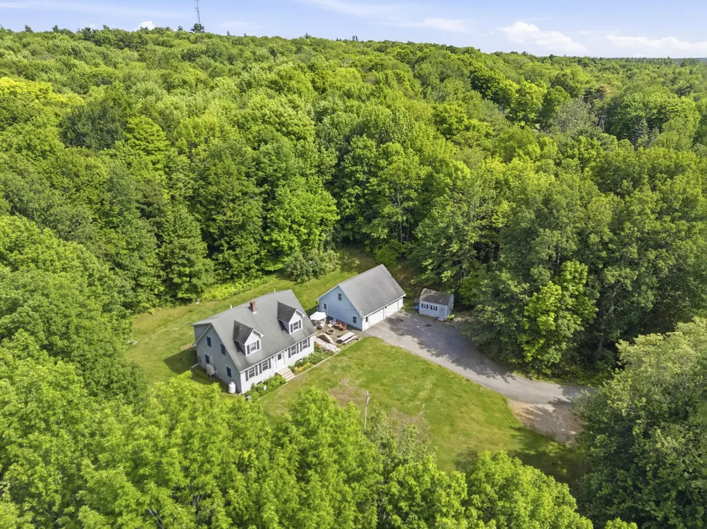 1079 Gardiner Road Wiscasset ME 04578