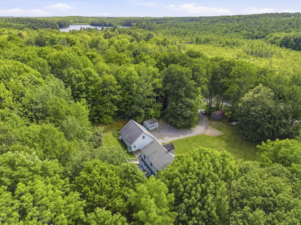 1079 Gardiner Road Wiscasset ME 04578