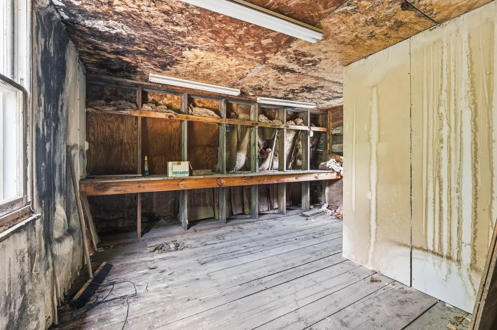 1079 Gardiner Road Wiscasset ME 04578