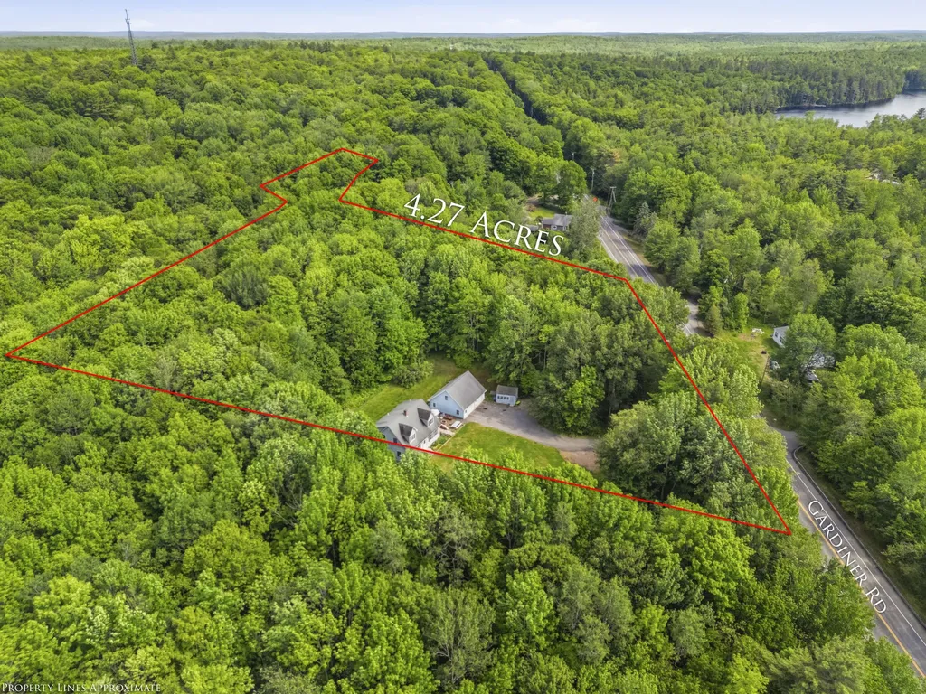 1079 Gardiner Road Wiscasset ME 04578