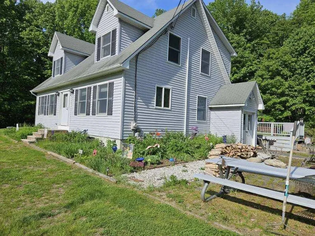 1079 Gardiner Road Wiscasset ME 04578