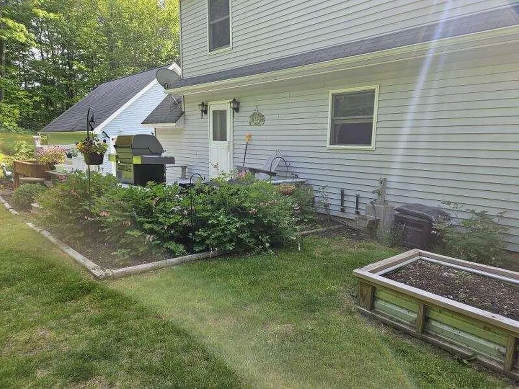 1079 Gardiner Road Wiscasset ME 04578