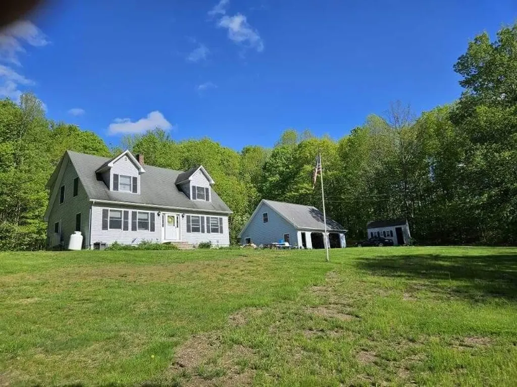 1079 Gardiner Road Wiscasset ME 04578