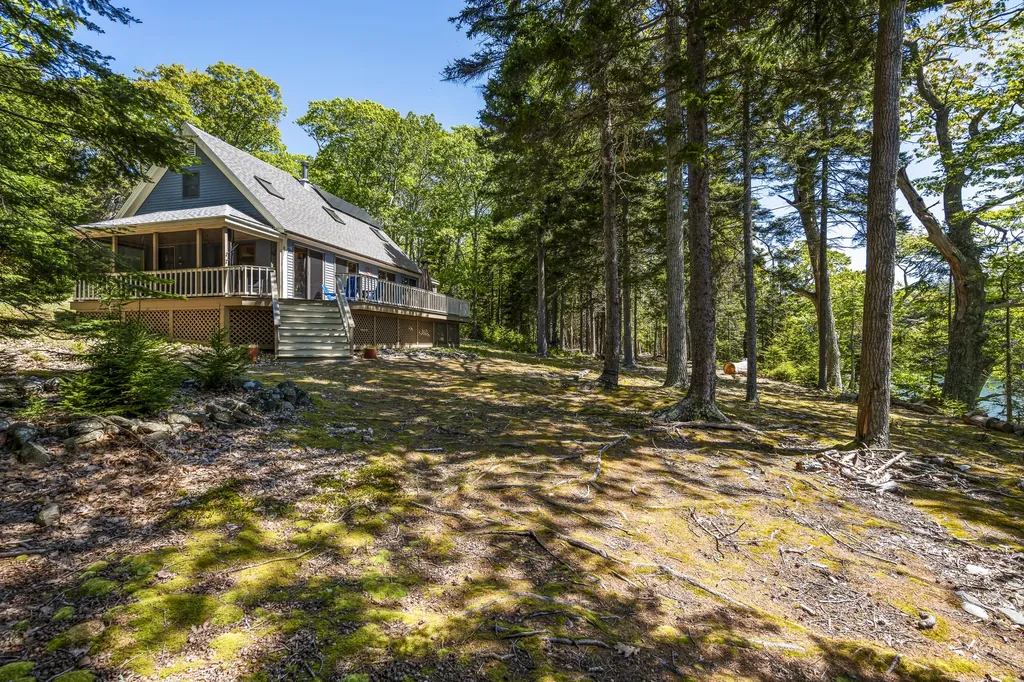39 Birch Island S Street Harpswell ME 04079