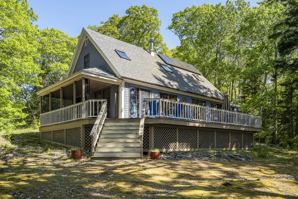 39 Birch Island S Street Harpswell ME 04079