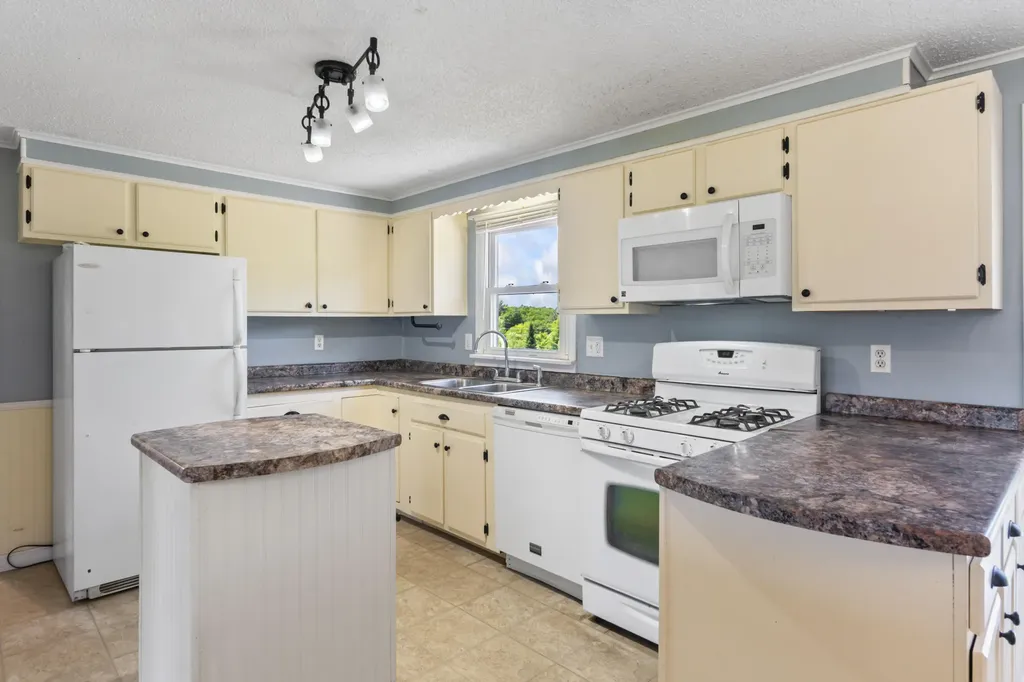 210 Collins Mills Road West Gardiner ME 04345