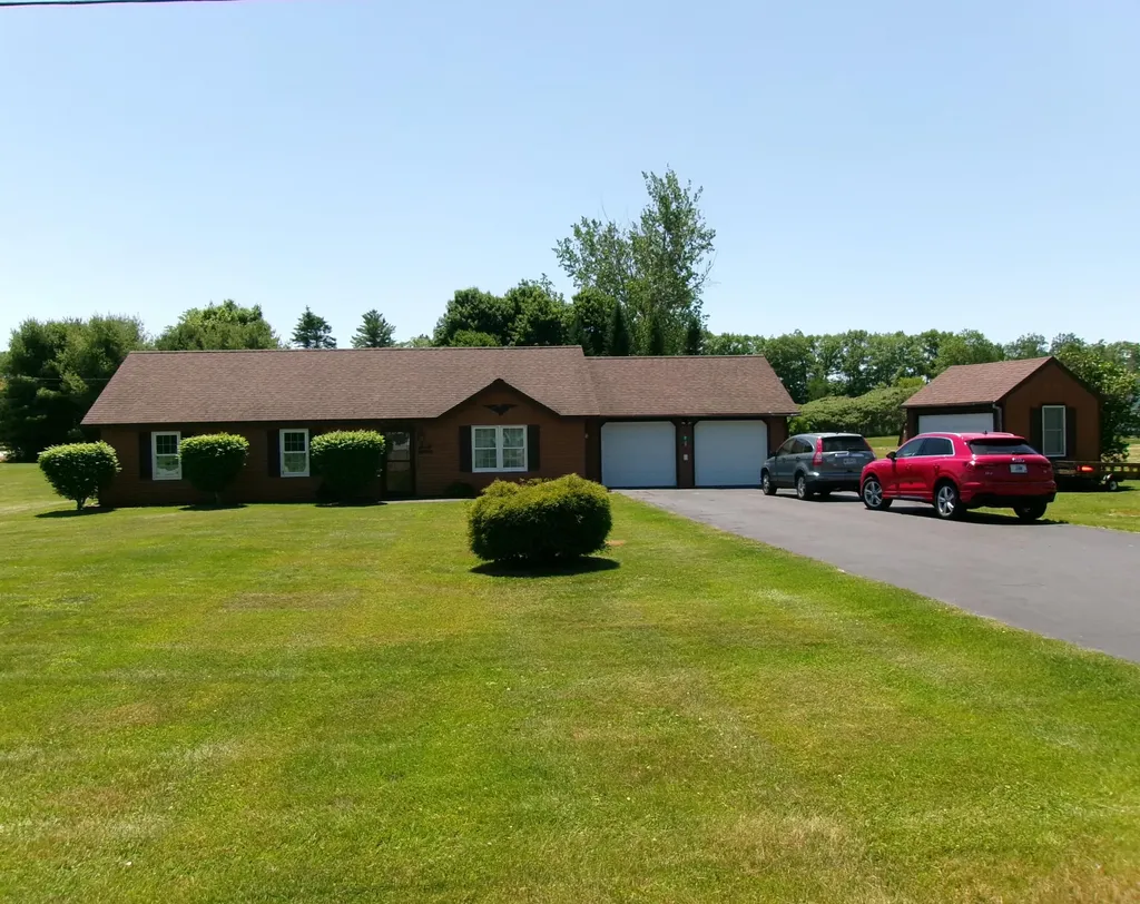 8 Chadwick Hill Drive China ME 04358