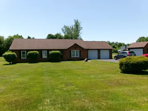 8 Chadwick Hill Drive China ME 04358