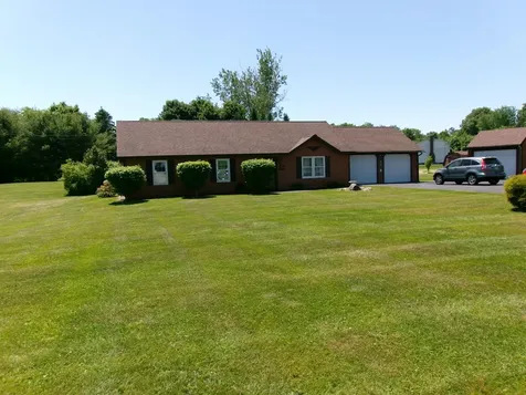 8 Chadwick Hill Drive China ME 04358