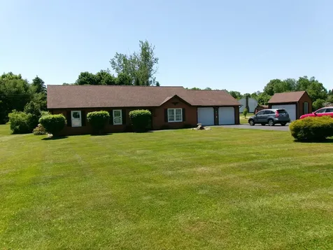 8 Chadwick Hill Drive China ME 04358