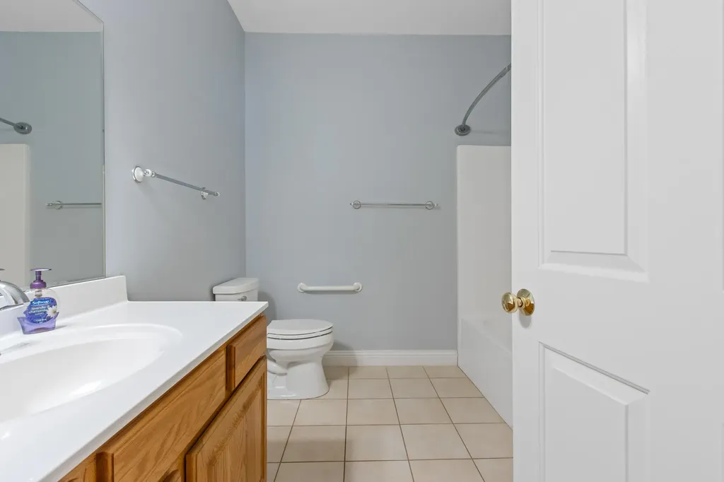 106 Farragut Way Kennebunk ME 04043
