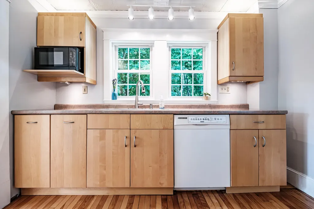 32 Pine Point Road Scarborough ME 04074