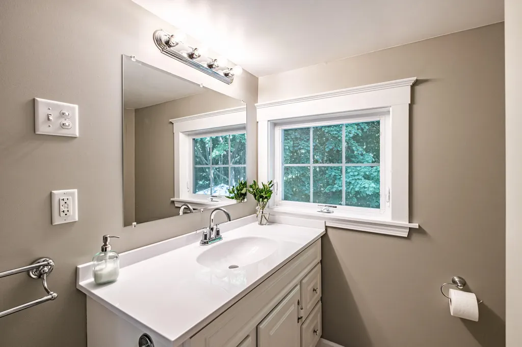 32 Pine Point Road Scarborough ME 04074