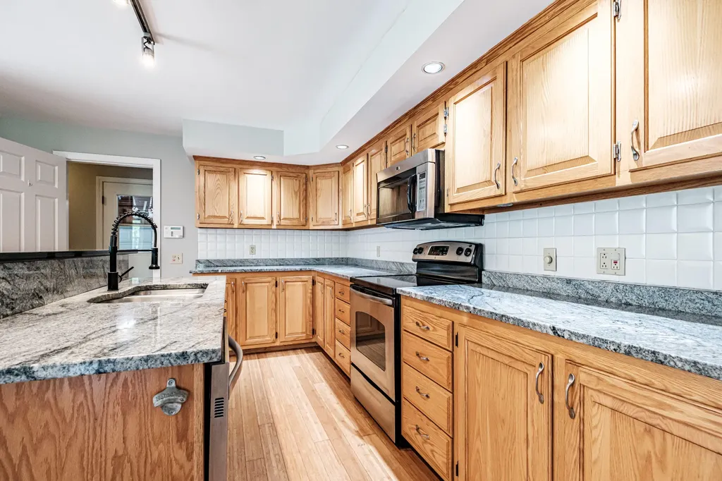 235 Augusta Road Topsham ME 04086