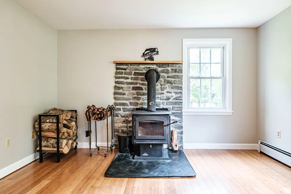 235 Augusta Road Topsham ME 04086