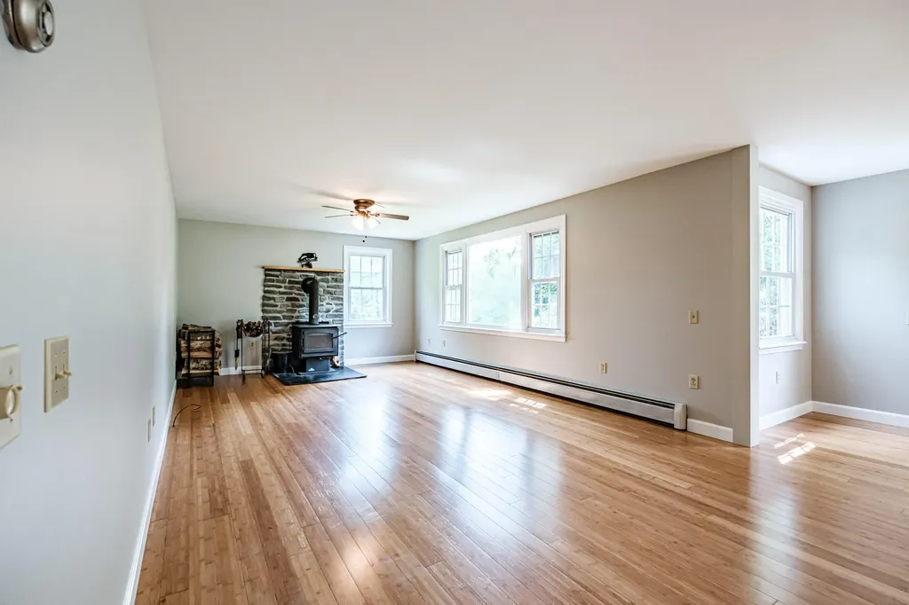 235 Augusta Road Topsham ME 04086