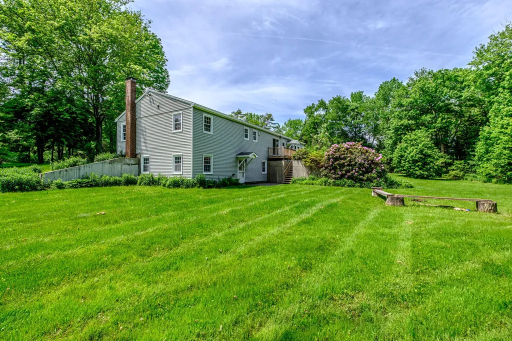 235 Augusta Road Topsham ME 04086