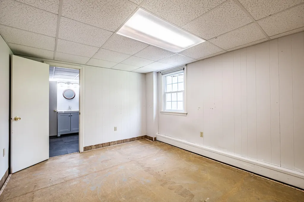 235 Augusta Road Topsham ME 04086