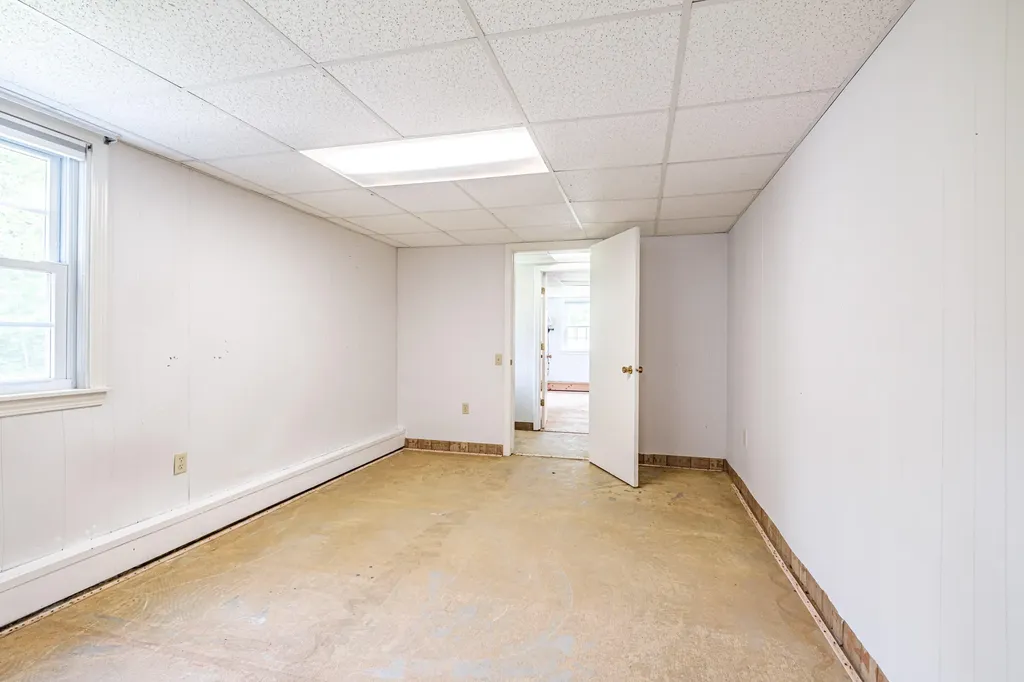 235 Augusta Road Topsham ME 04086