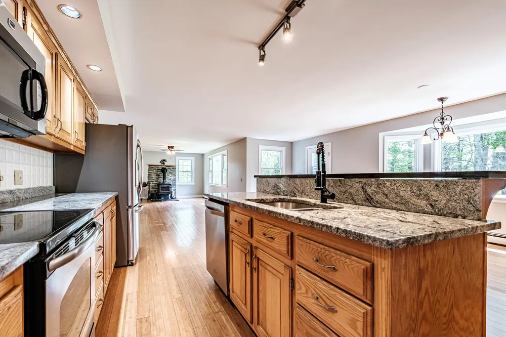 235 Augusta Road Topsham ME 04086