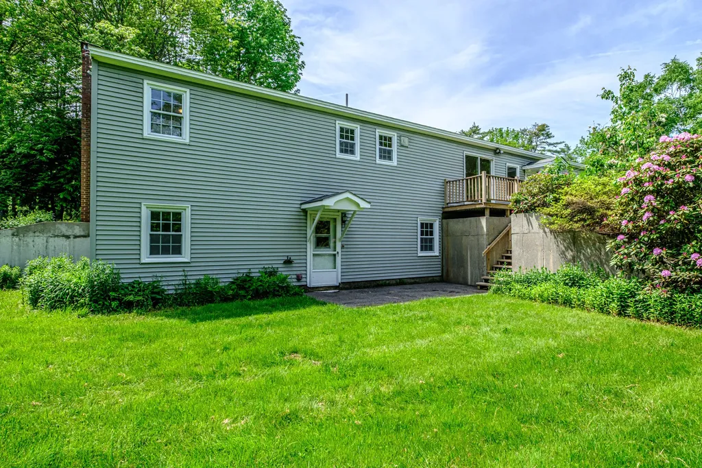 235 Augusta Road Topsham ME 04086
