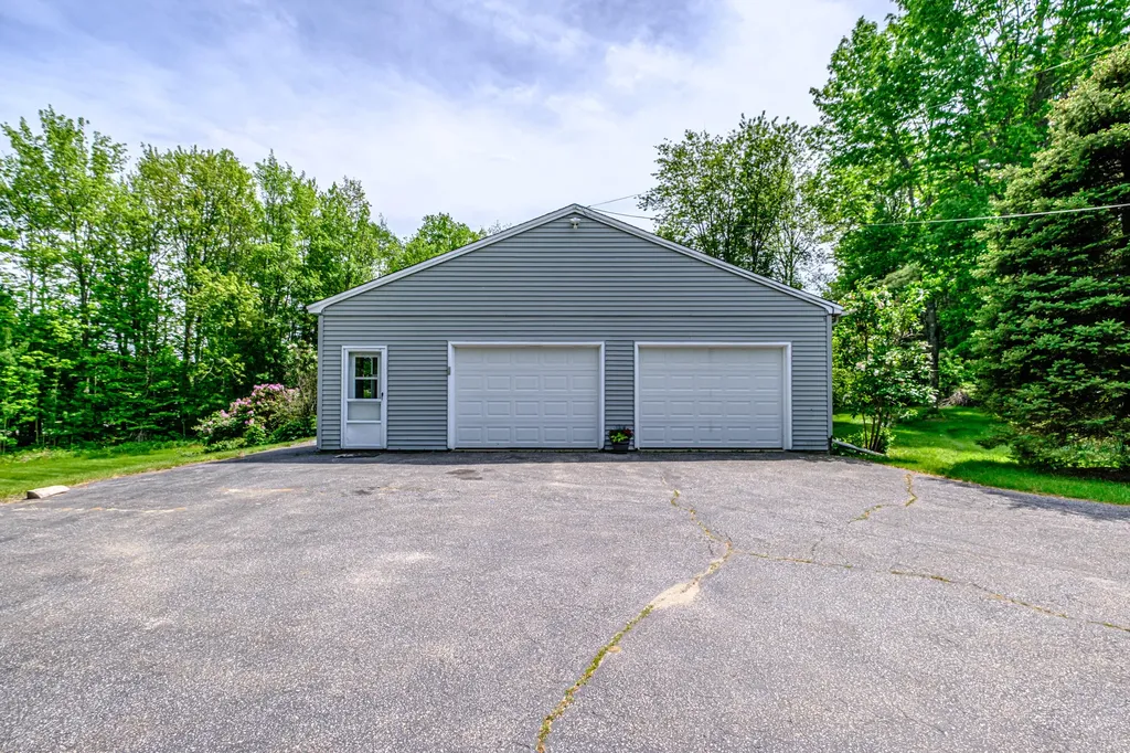 235 Augusta Road Topsham ME 04086
