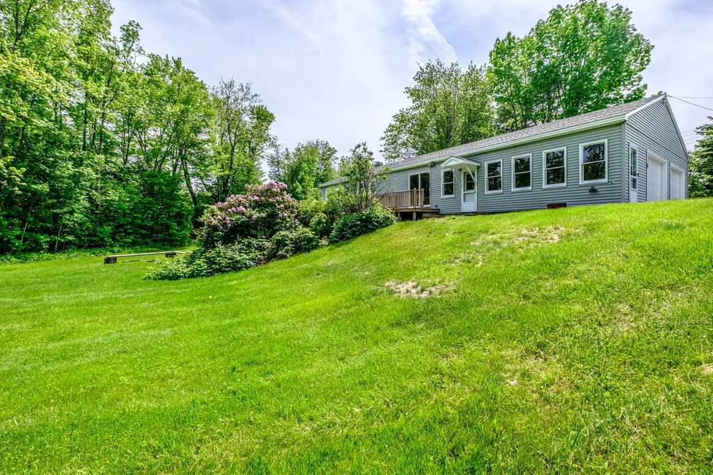 235 Augusta Road Topsham ME 04086