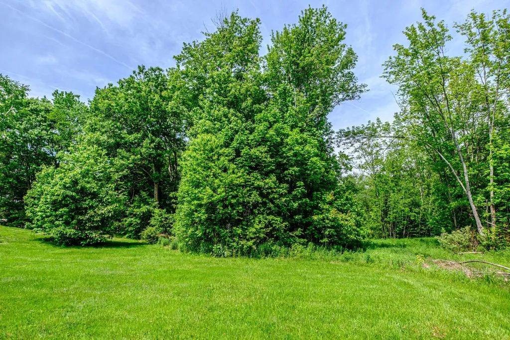 235 Augusta Road Topsham ME 04086