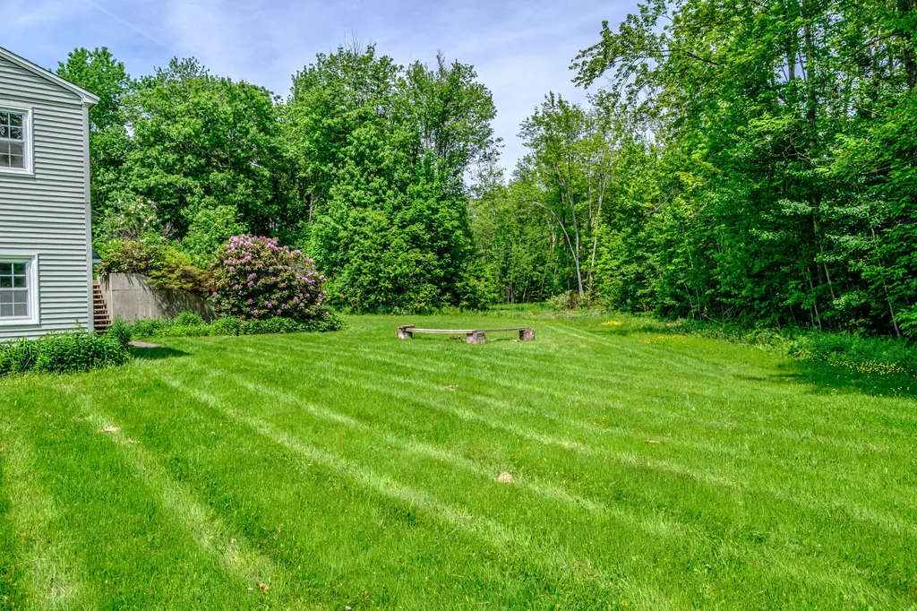 235 Augusta Road Topsham ME 04086