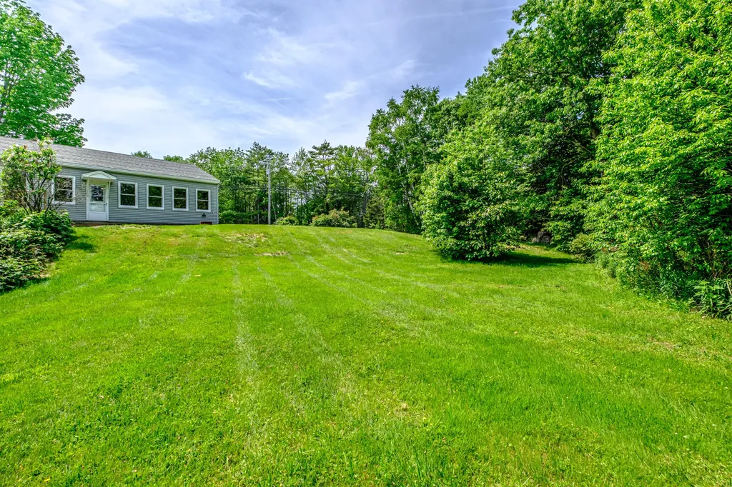 235 Augusta Road Topsham ME 04086