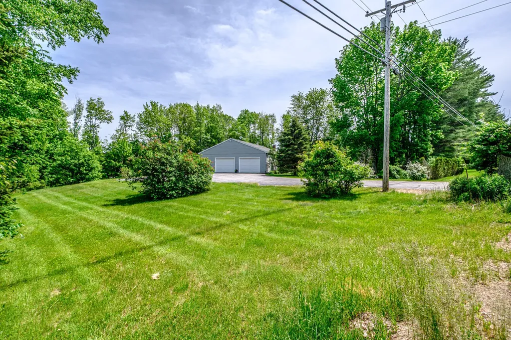235 Augusta Road Topsham ME 04086