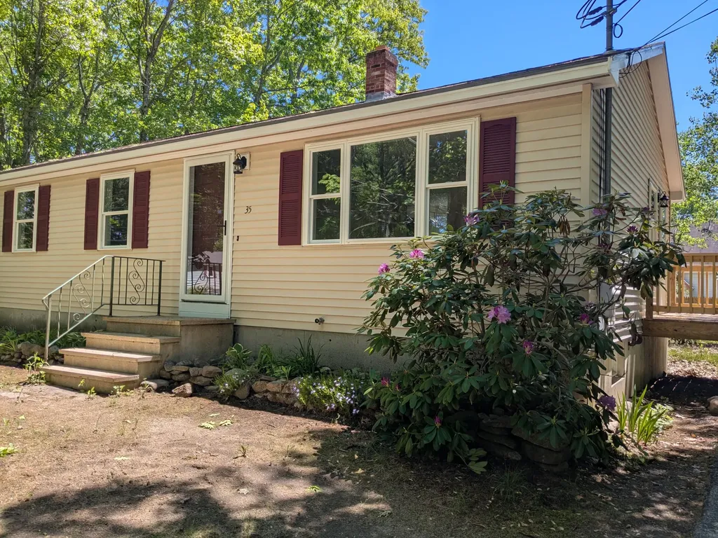 35 Pierce Avenue Sanford ME 04073