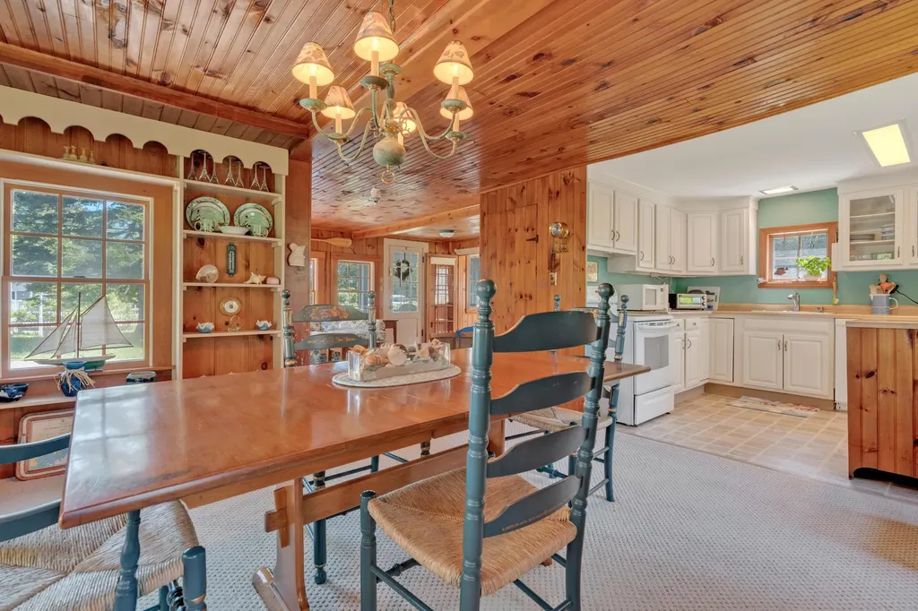 481 Drakes Island Road Wells ME 04090