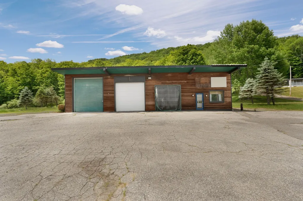 531 Farmington Road Strong ME 04983