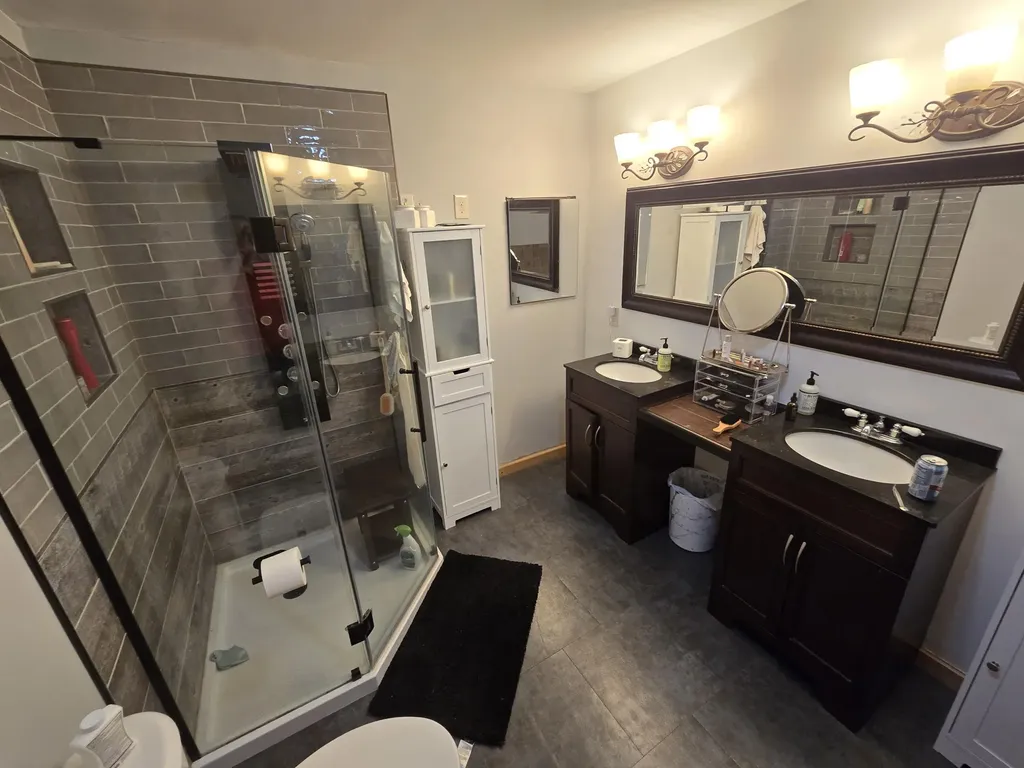 5 S Shore Road Glenburn ME 04401