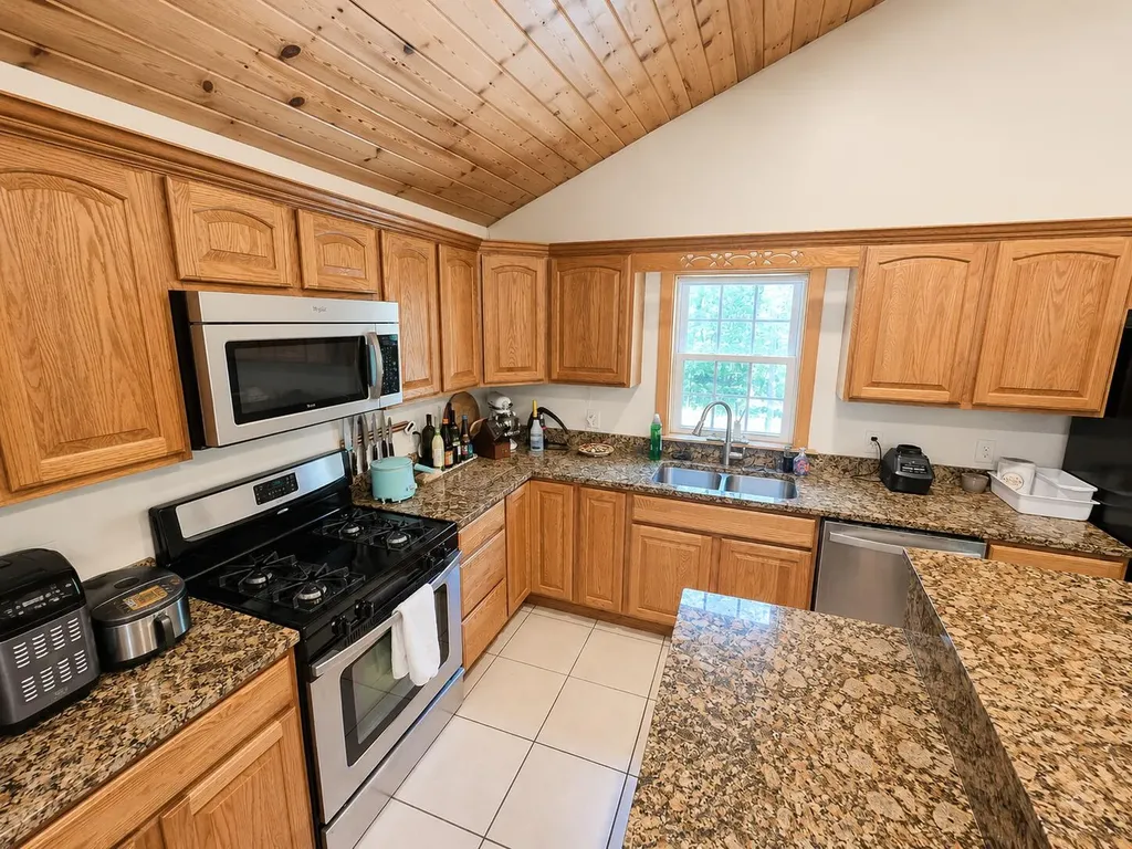 5 S Shore Road Glenburn ME 04401