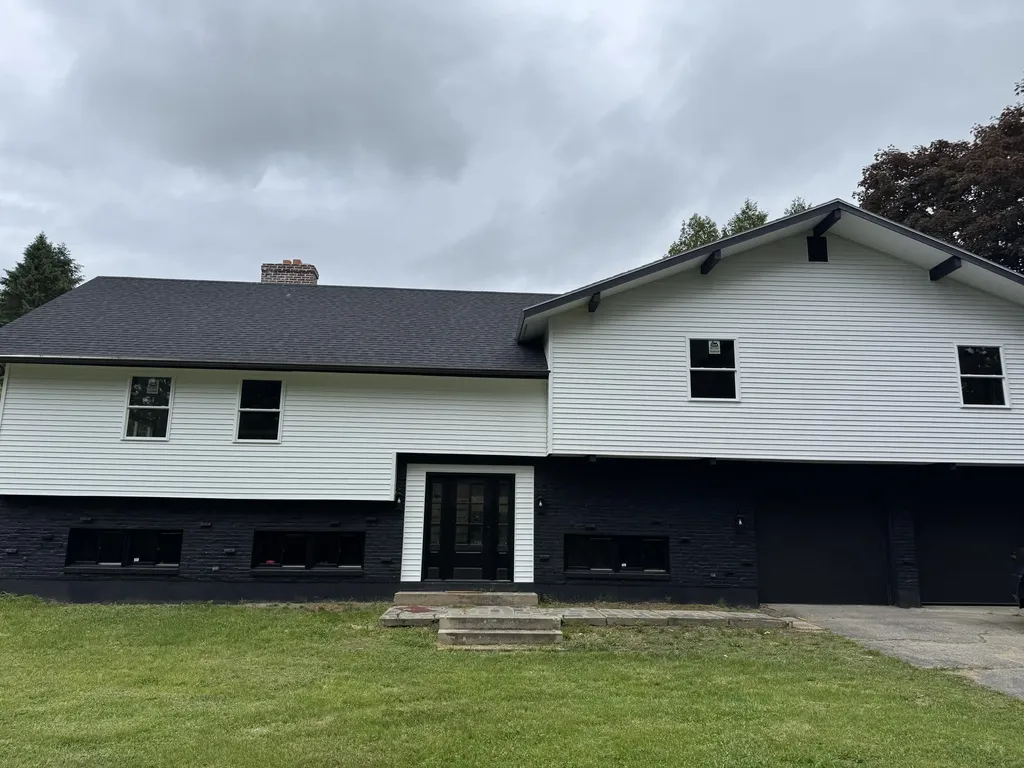 466 East Avenue Lewiston ME 04240