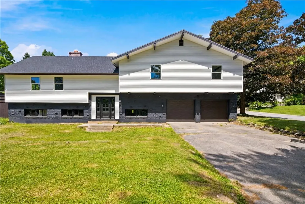 466 East Avenue Lewiston ME 04240