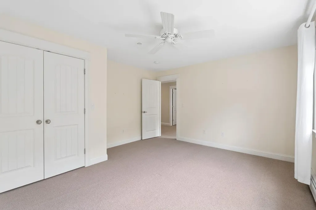 11 Heidi Way Raymond ME 04071