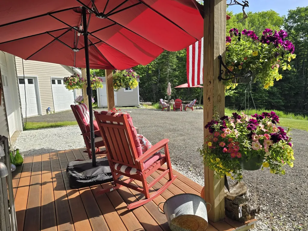 28 Fox Run Lamoine ME 04605