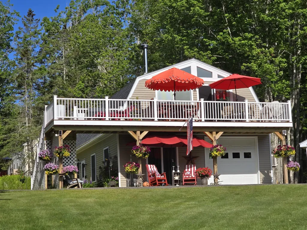 28 Fox Run Lamoine ME 04605