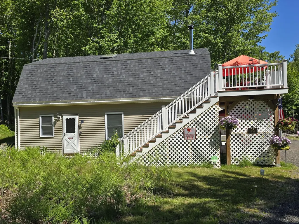 28 Fox Run Lamoine ME 04605