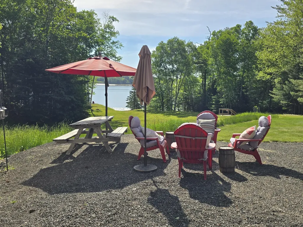 28 Fox Run Lamoine ME 04605