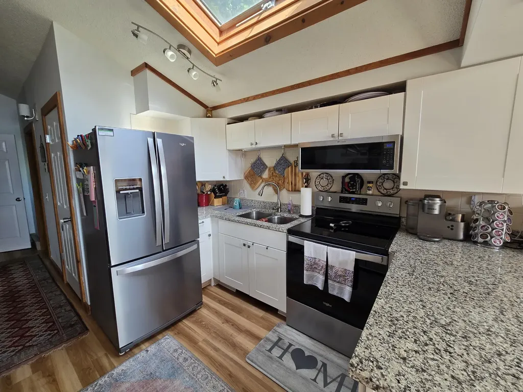 28 Fox Run Lamoine ME 04605