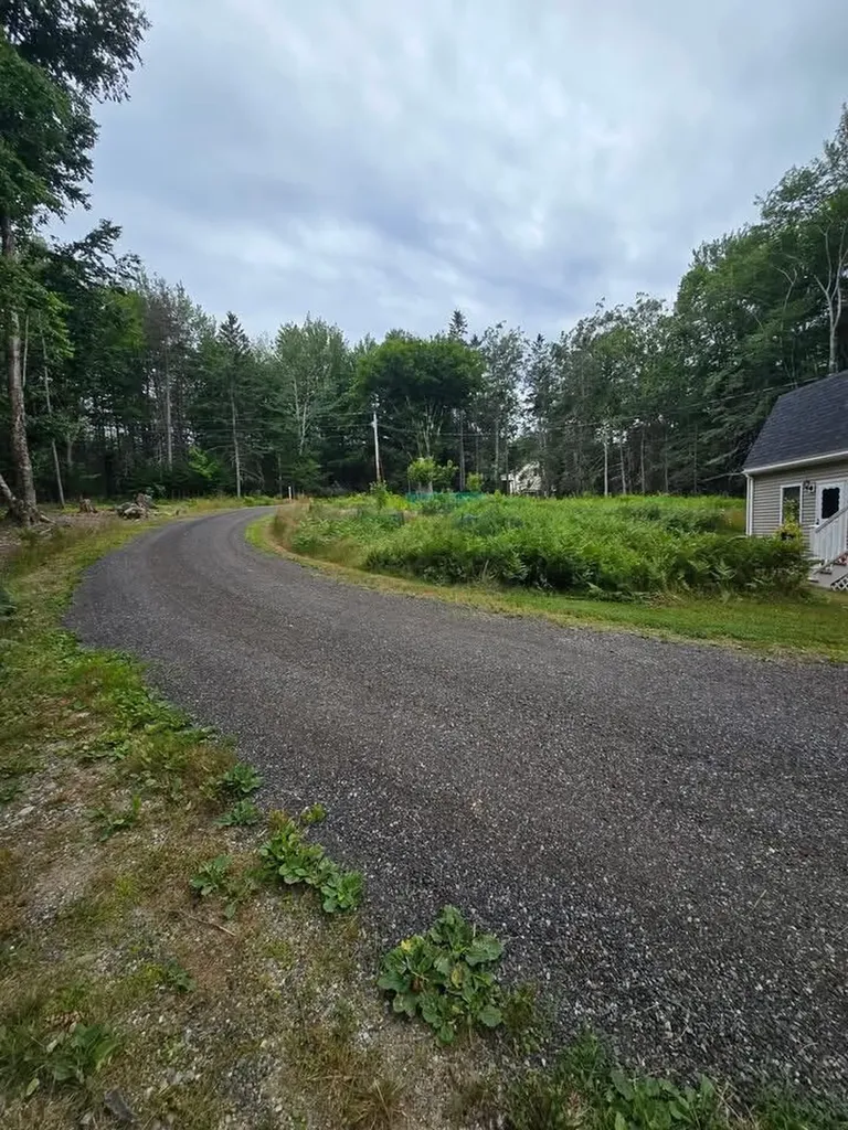 28 Fox Run Lamoine ME 04605