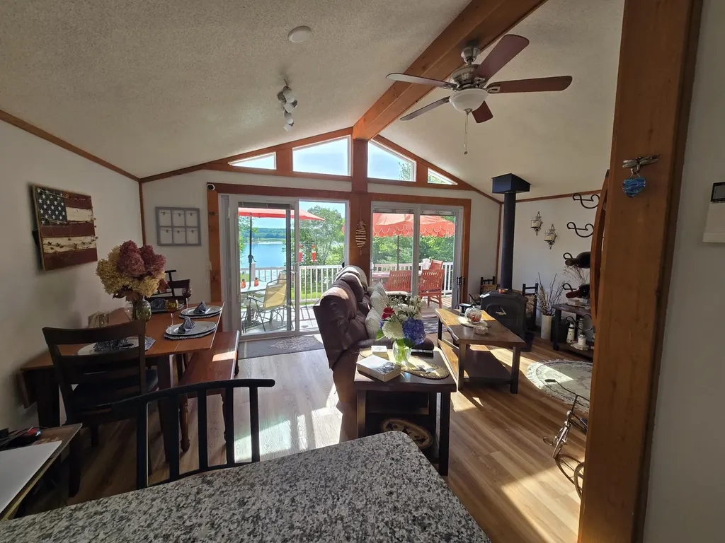 28 Fox Run Lamoine ME 04605