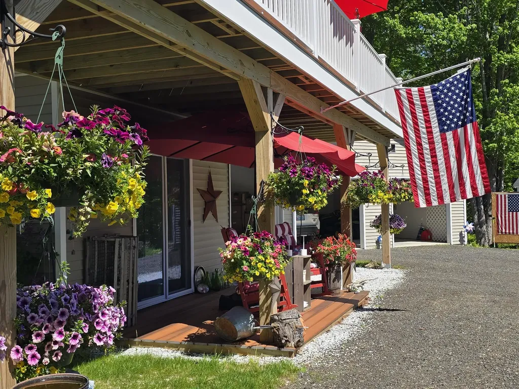 28 Fox Run Lamoine ME 04605