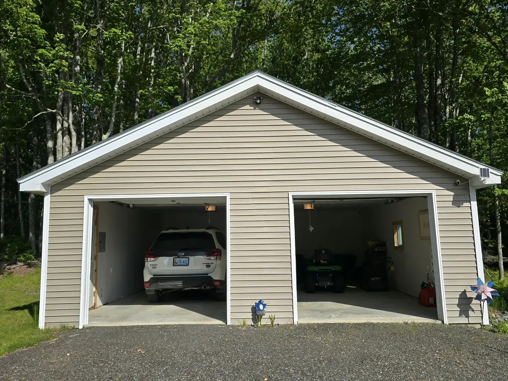 28 Fox Run Lamoine ME 04605