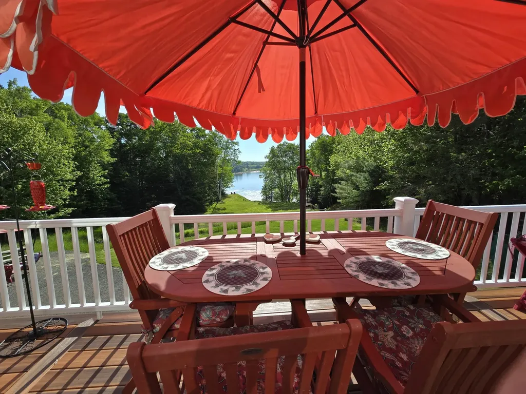 28 Fox Run Lamoine ME 04605
